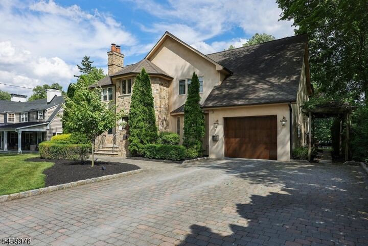 Property Photo:  2 Estelle Pl  NJ 07016 