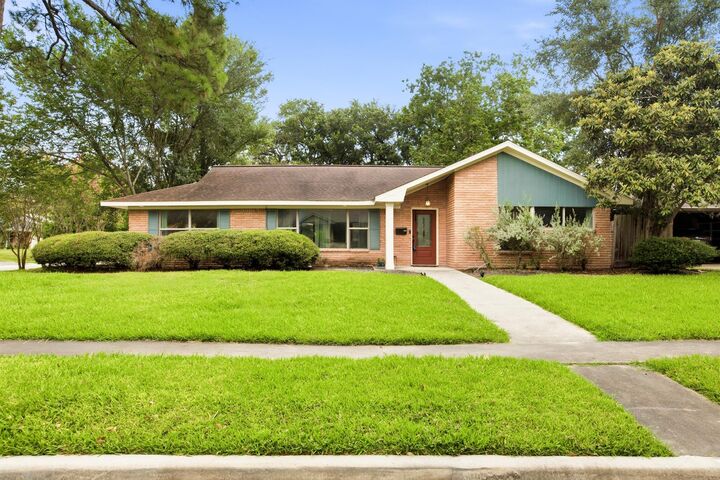 Property Photo: 5238 Kinglet Street TX 77035