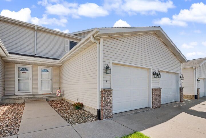 Property Photo:  4828 Algonquin Drive 3  IA 50613 