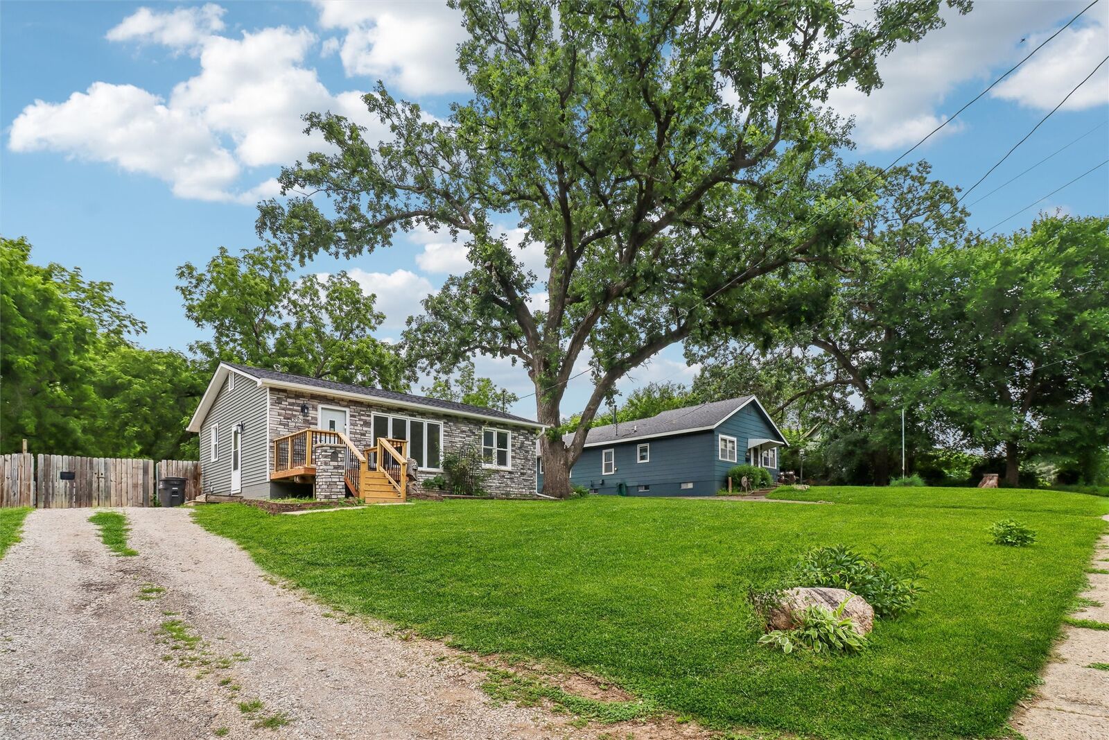 Property Photo: 222 E Broad Street IA 50315