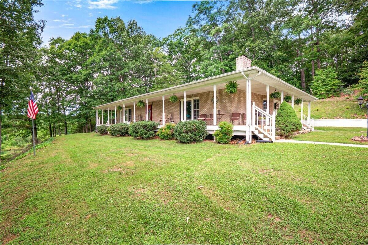 Property Photo:  272 Locust Grove Cemetery Road  KY 40744 