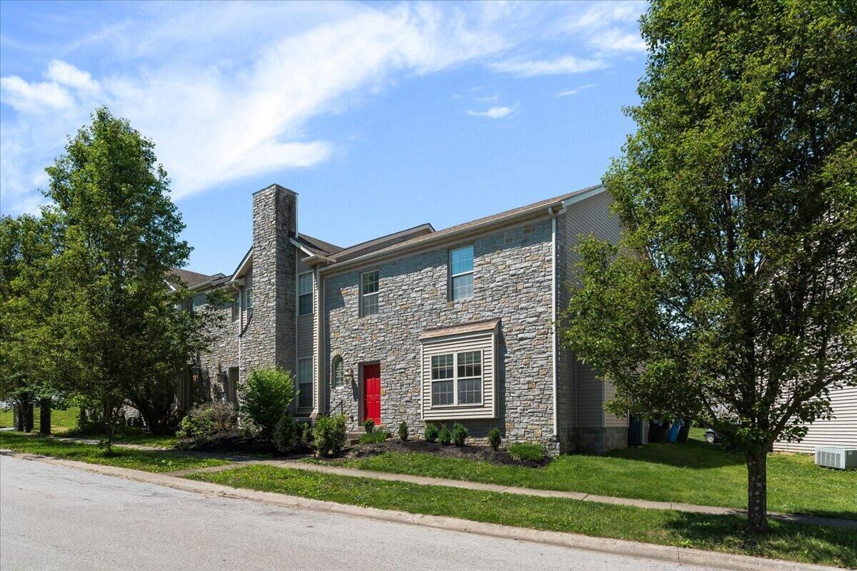 Property Photo: 3141 Roundway Down Lane KY 40509
