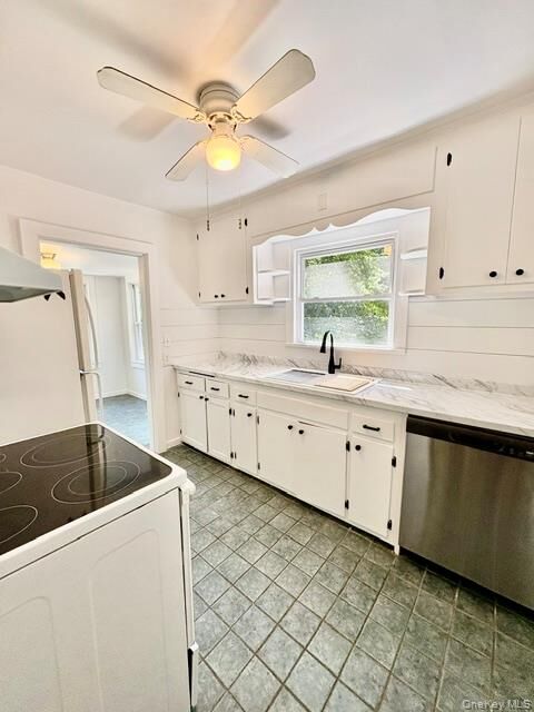 Property Photo:  3 Elm Road  NY 10541 