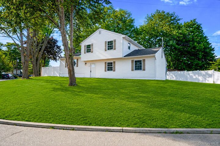 Property Photo:  18 Joyce Drive  NY 11901 