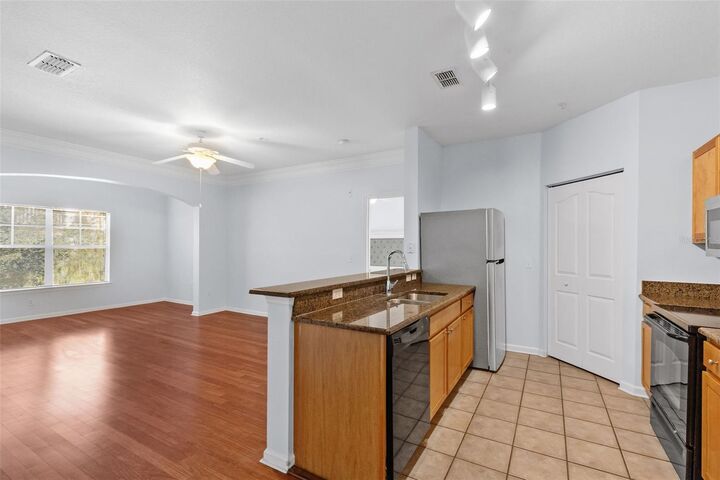 Property Photo:  4207 S Dale Mabry Highway 5310  FL 33611 