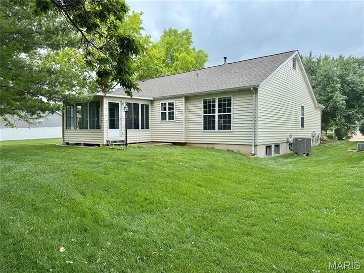 Property Photo:  633 Lind Road  MO 63125 