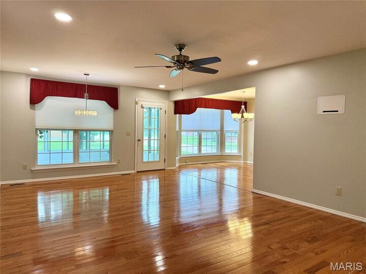 Property Photo:  633 Lind Road  MO 63125 