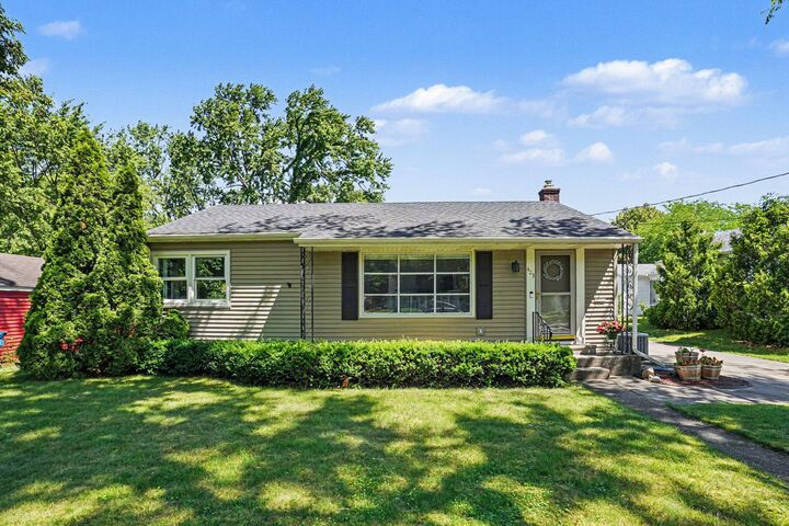 Property Photo:  423 E Glenguile Street  MI 49004 