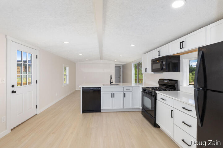 Property Photo:  1595 N County Line Road  MI 48886 