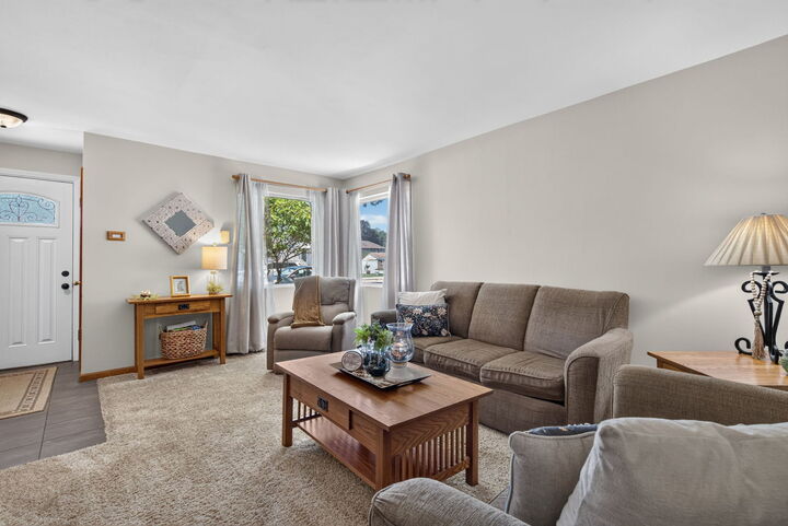Property Photo:  6109 S Neenah Avenue  IL 60638 