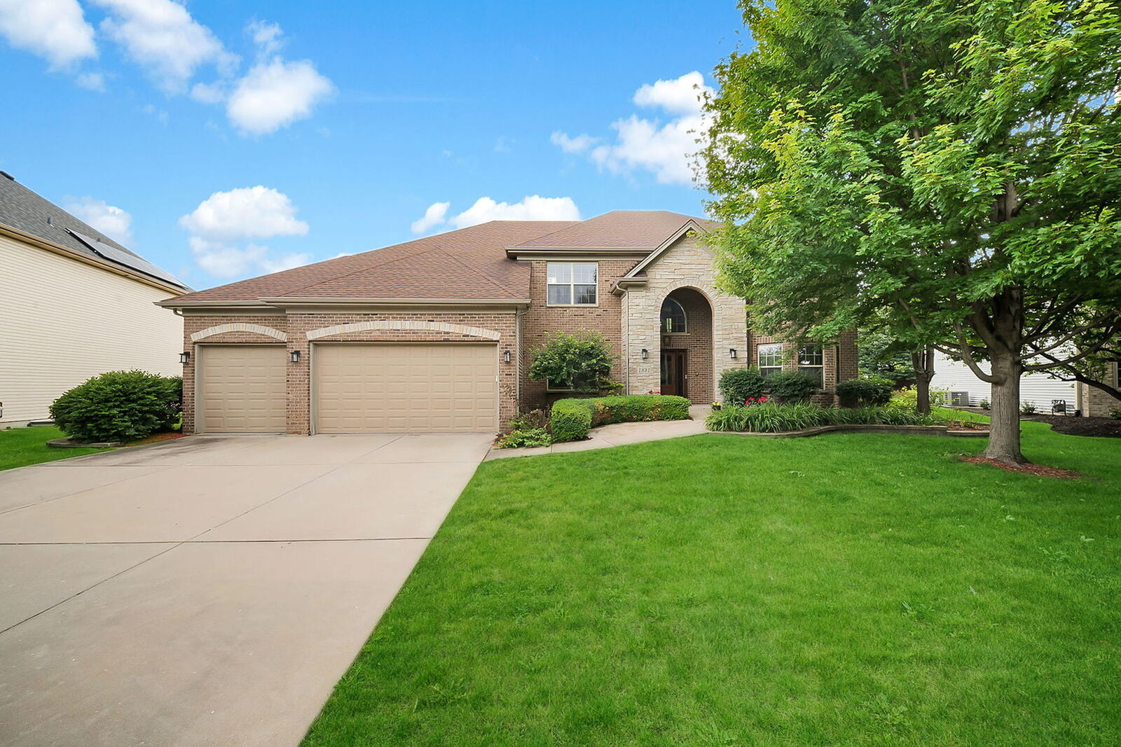 Property Photo: 1891 Raes Creek Drive IL 60490