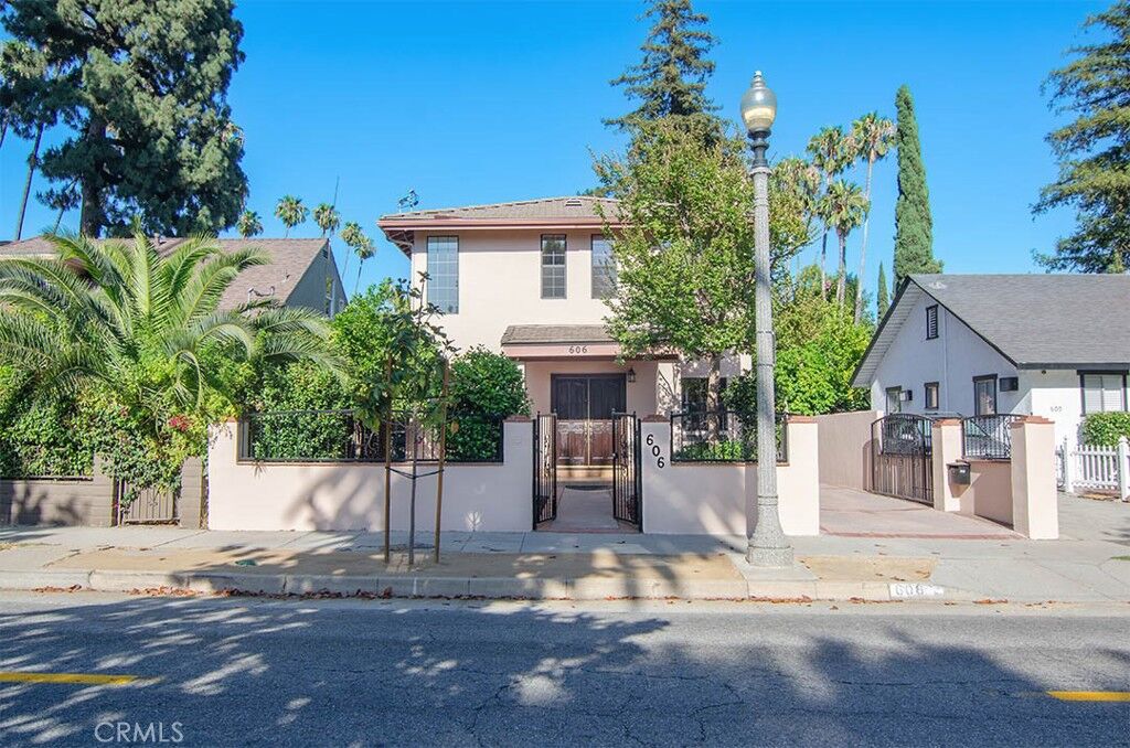 Property Photo:  606 N El Molino Avenue  CA 91101 