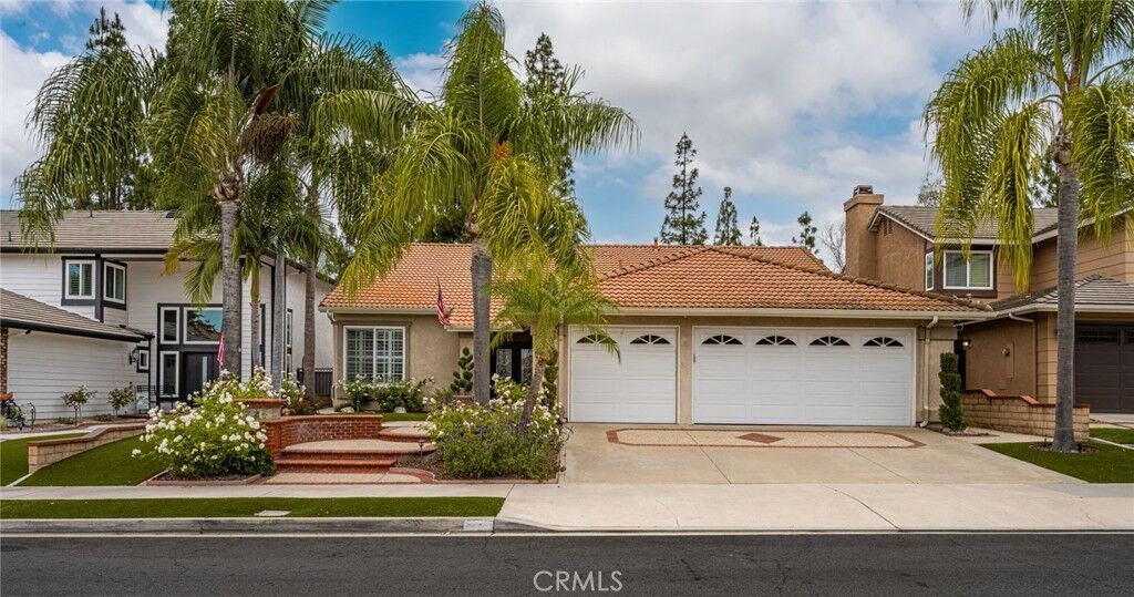 Property Photo:  2902 Longspur  CA 92835 