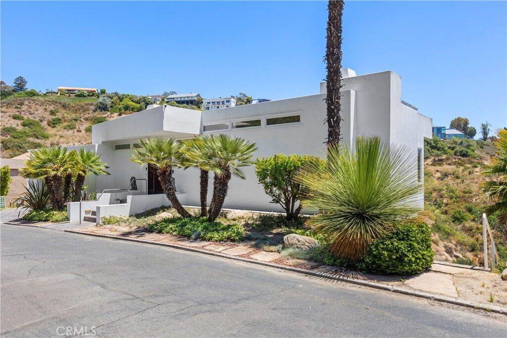 Property Photo:  2365 Hillview Drive  CA 92651 