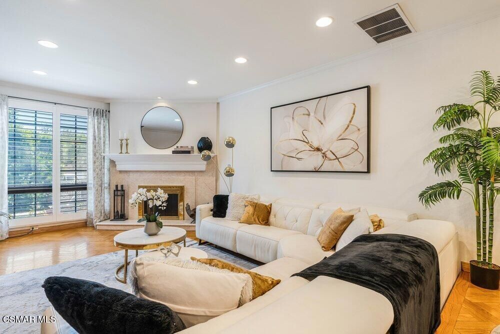 Property Photo:  18102 Burbank Boulevard 29  CA 91356 