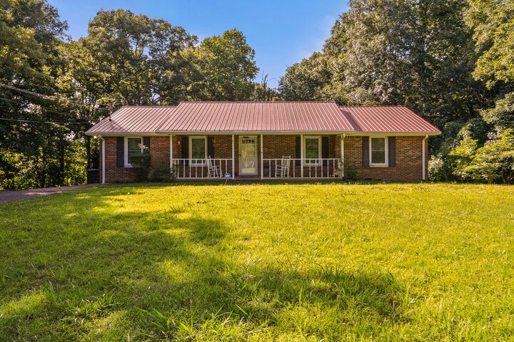 Property Photo:  211 Rouse Rd  TN 37055 