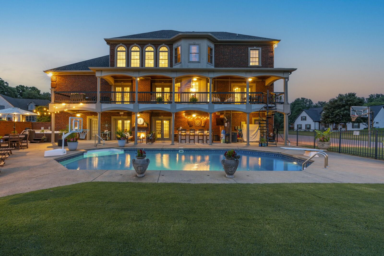 Property Photo: 2020 Shoreline Dr TN 37122