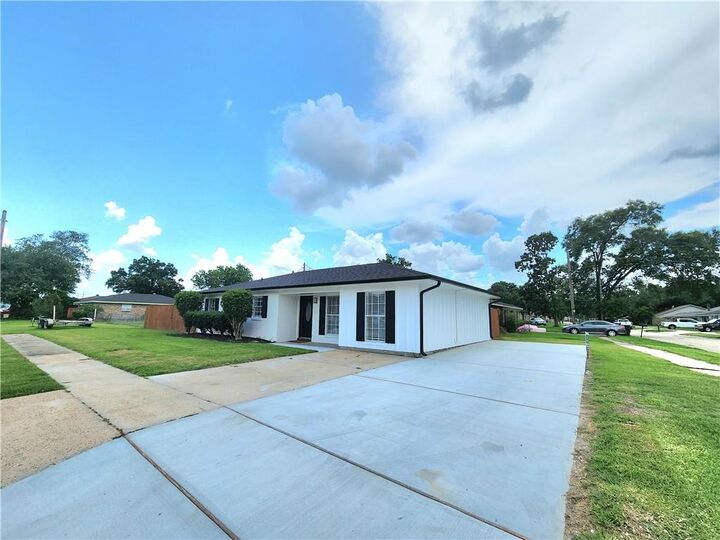 Property Photo:  121 Alfred Street  LA 70037 