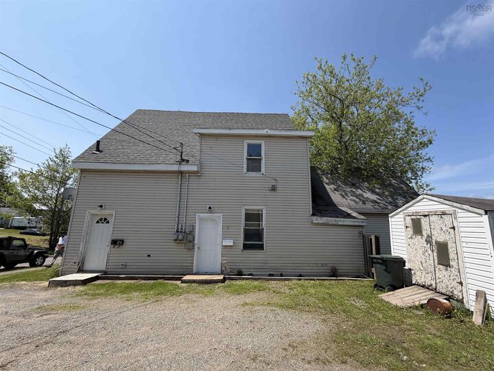 Property Photo:  8 East Pleasant Street  NS B4H 1M4 