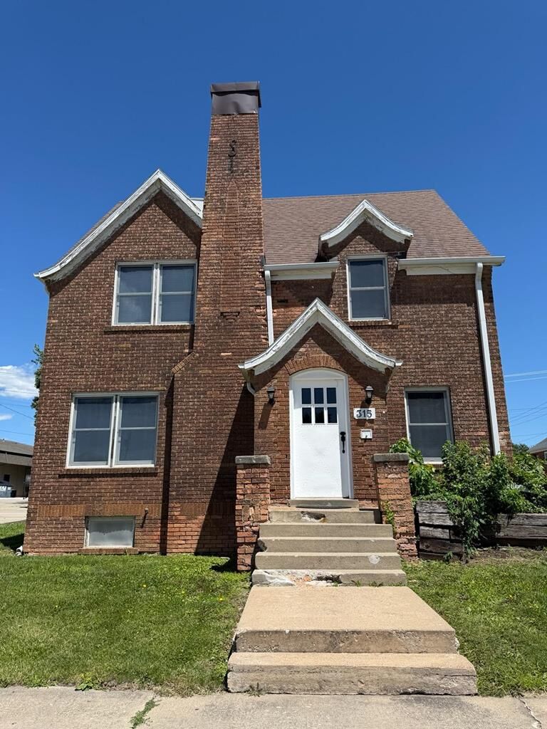Property Photo: 315 S Elson MO 63501