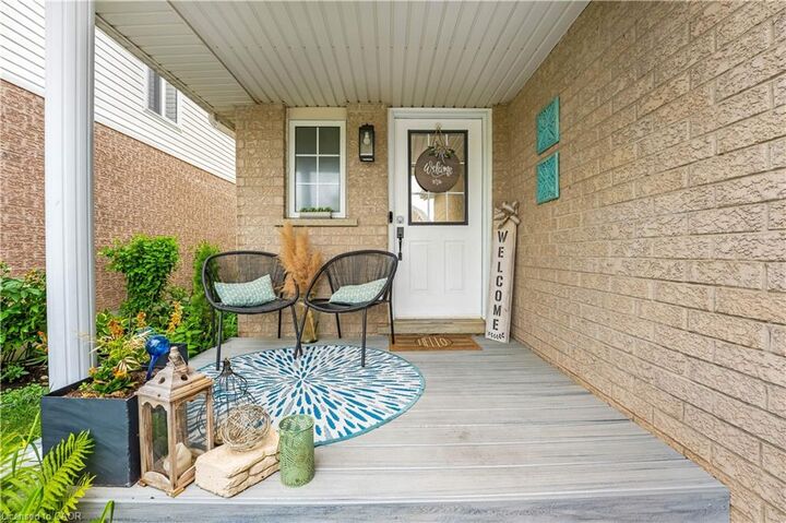 Property Photo: 925 Copper Leaf Crescent ON N2E 3W1