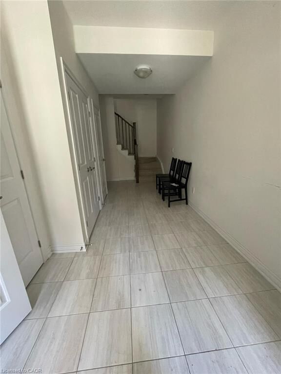 Property Photo:  20 Ridgeside Lane  ON L8B 1W5 