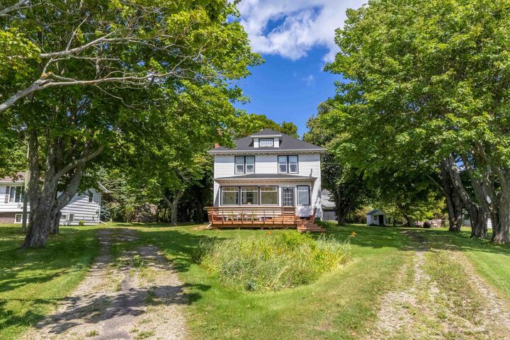 Property Photo:  31 Breakwater Street  PE C0A 2B0 