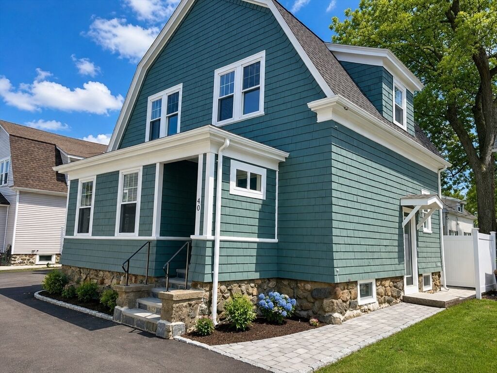 Property Photo:  40 Grant Place  MA 02451 