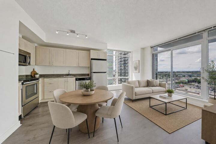 Property Photo: 10 Brentwood Common NW 1207 AB T2L 2L6