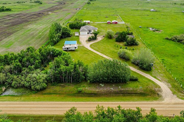 Property Photo: 46479 Range Road 183 AB T0B 3P0