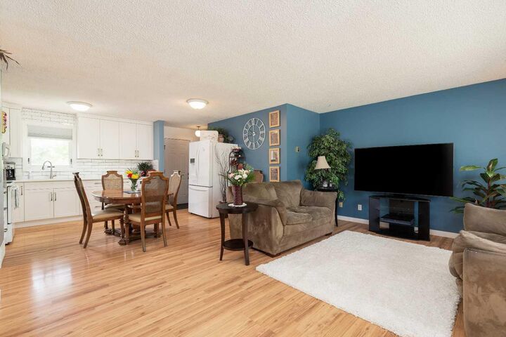 Property Photo:  16 Simon Fraser Boulevard W  AB T1K 4L4 