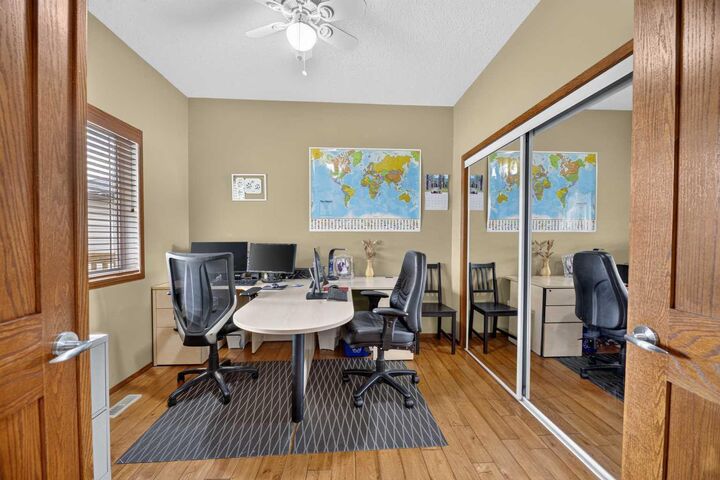 Property Photo: 10 Vantage Crescent AB T4H 0A8