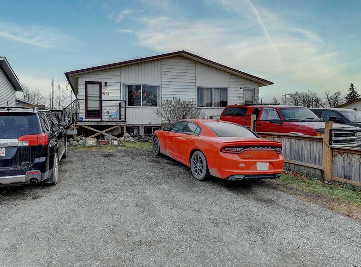 Property Photo: 9809 98 Avenue AB T0H 3C0