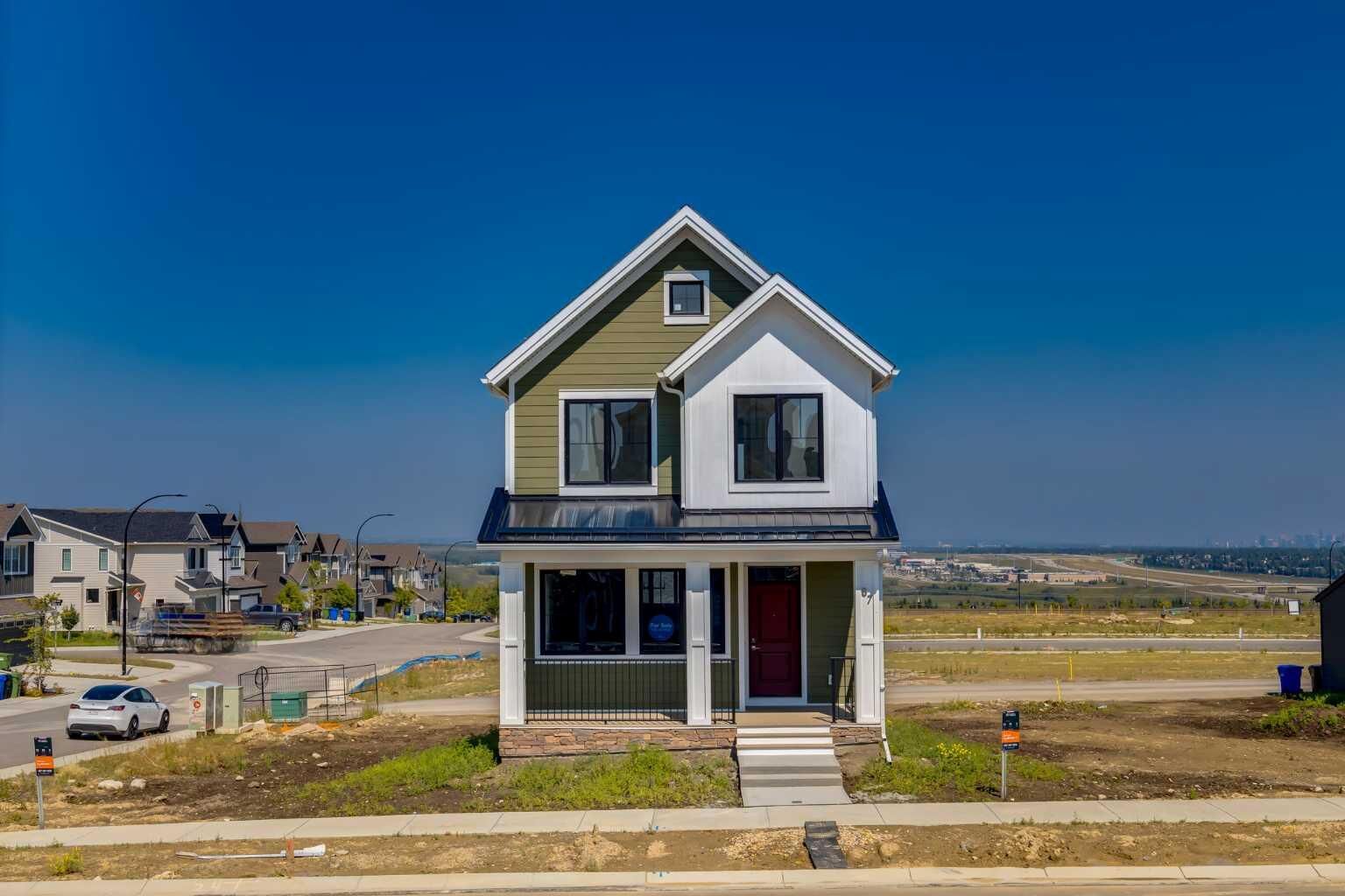 Property Photo: 87 Bluerock Terrace SW AB T2Y 0Y3