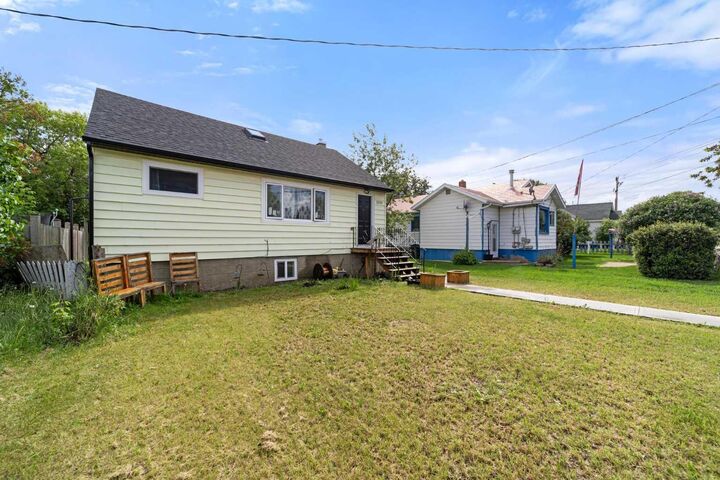 Property Photo:  5219 50 Avenue  AB T4V 0T1 