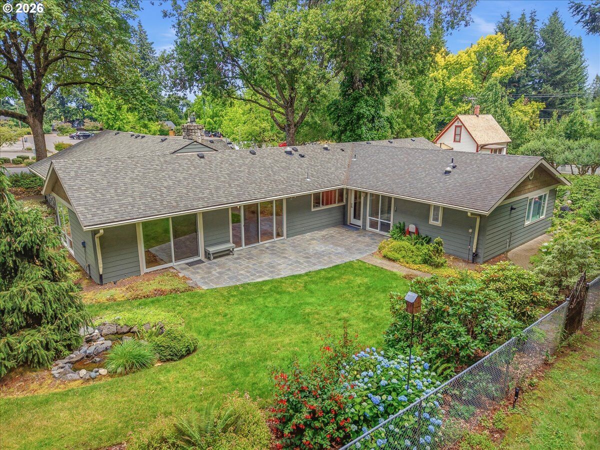 Property Photo:  10380 SW Canterbury Ln  OR 97224 