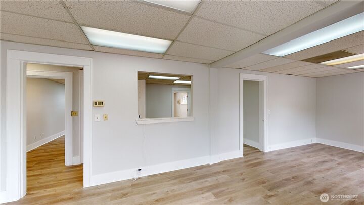 Property Photo: 840 E Main St 101 WA 98002