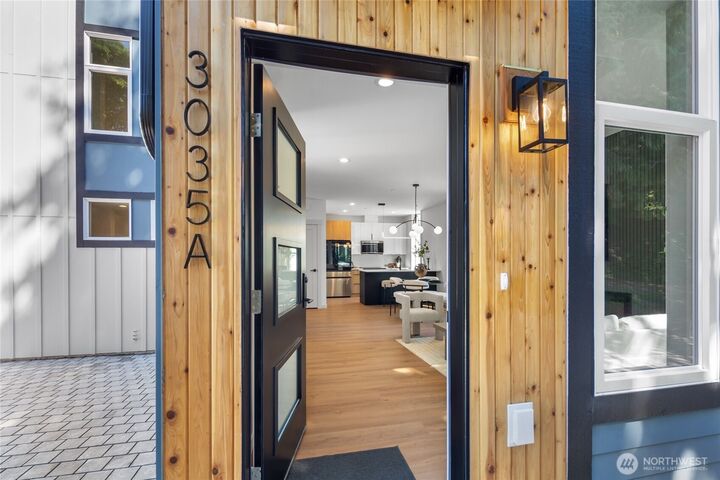 Property Photo:  3035 A  21st Avenue W  WA 98199 