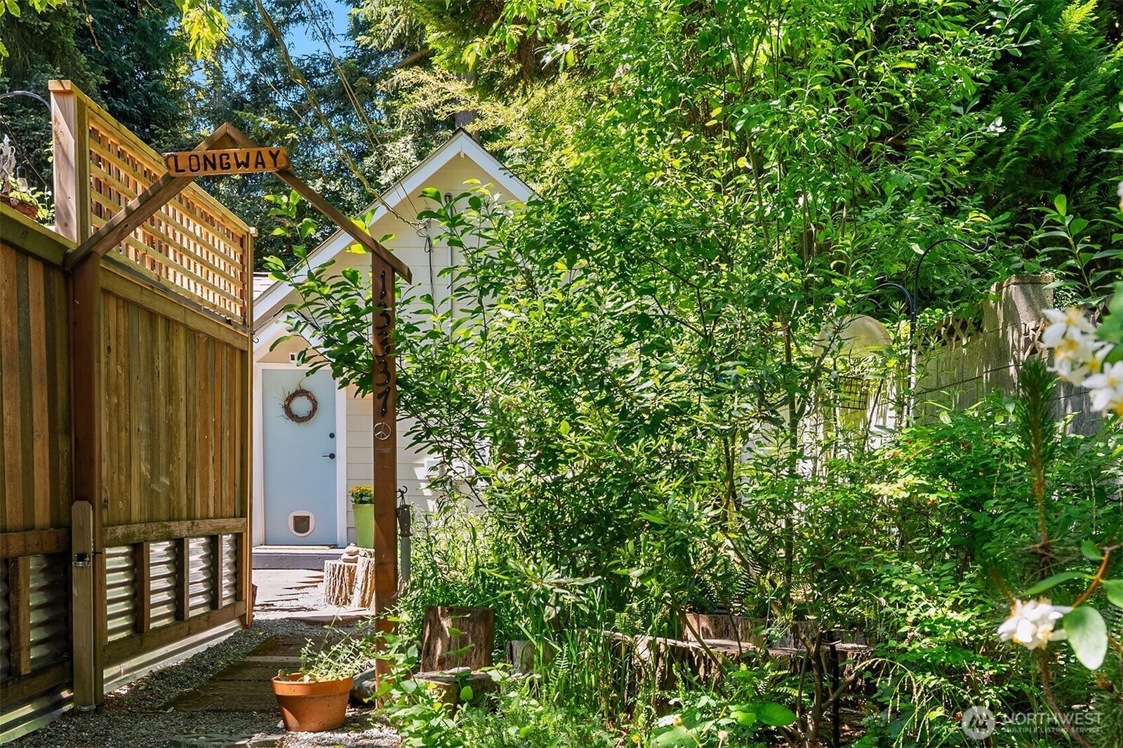 Property Photo: 13337 25th Avenue NE WA 98125