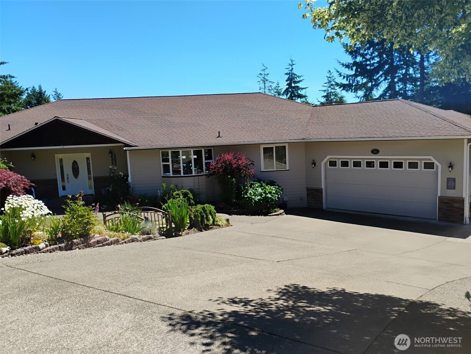 Property Photo:  341 E Rainier Court  WA 98524 