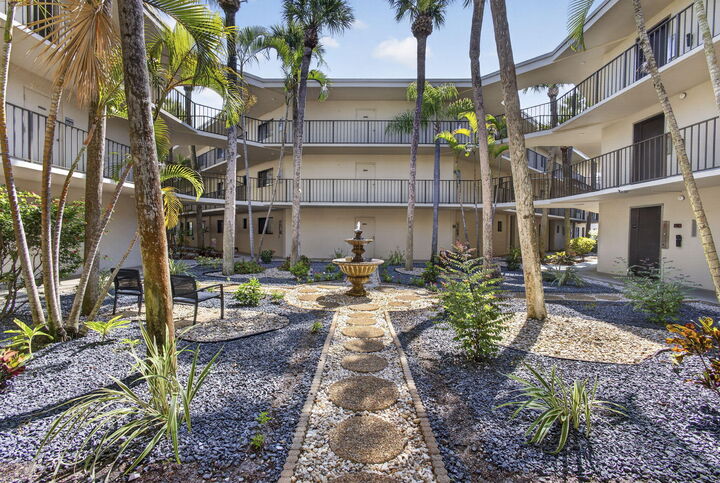 Property Photo:  5340 Las Verdes Circle 307  FL 33484 