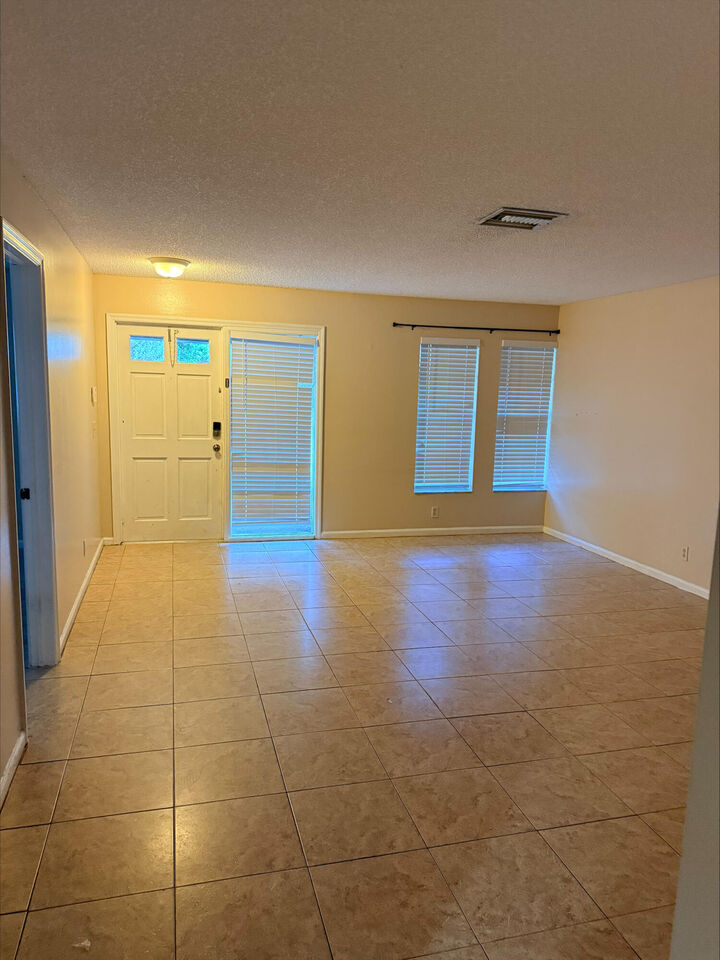 Property Photo:  1432 NW 93rd Terrace  FL 33071 