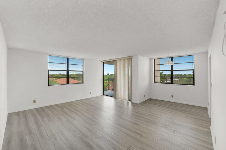 Property Photo: 6190 Woodlands Boulevard 513 FL 33319