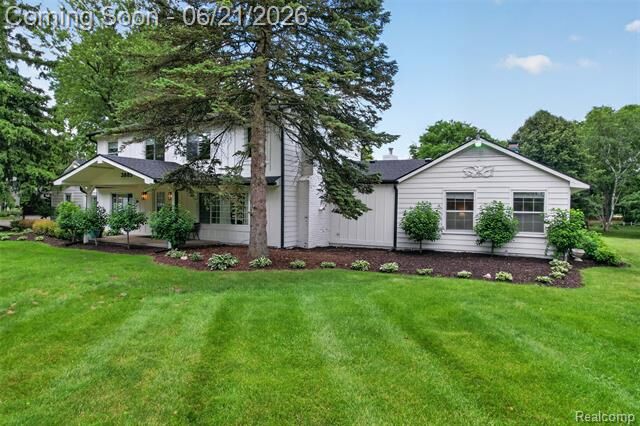 Property Photo:  3885 Quarton Road  MI 48302 