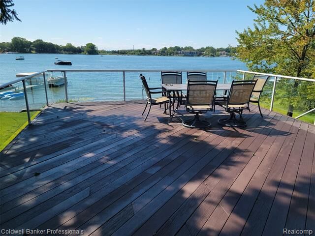 Property Photo:  3105 Interlaken Street  MI 48323 