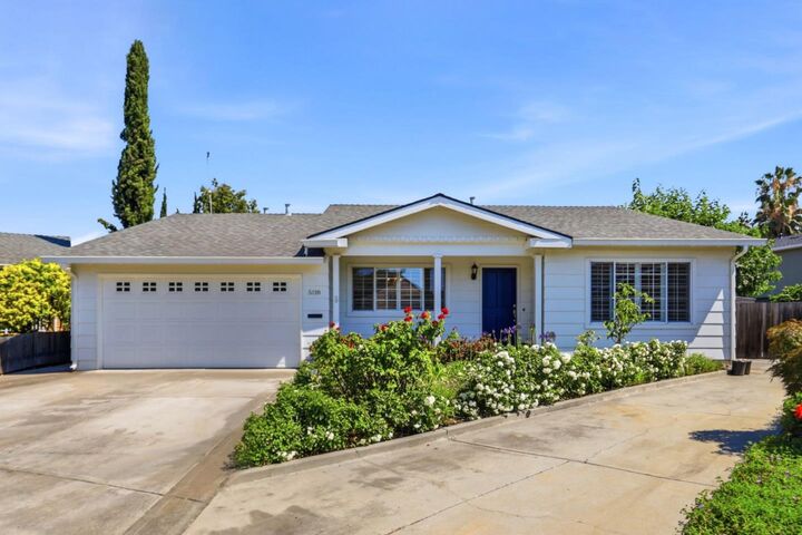 Property Photo: 5118 Sussex Park Court CA 95136