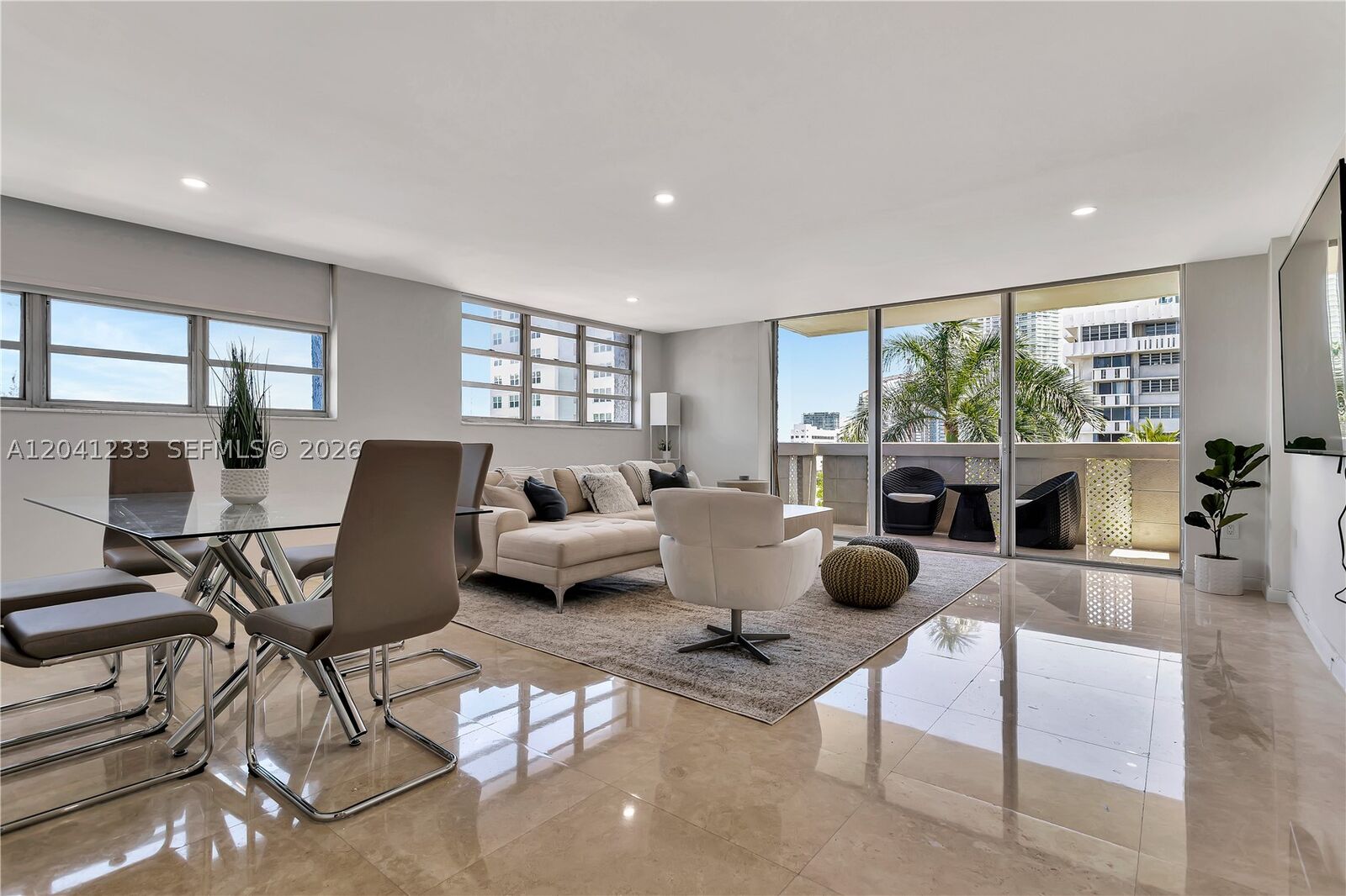 Property Photo:  800 West Ave 635  FL 33139 