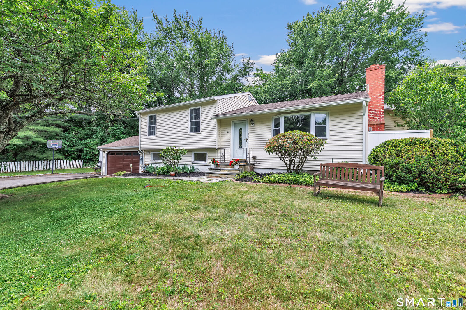 Property Photo:  17 Woodlawn Road  CT 06468 