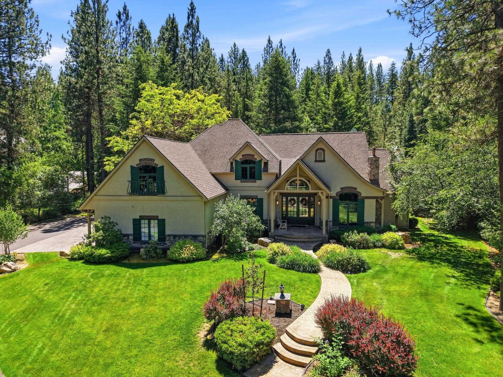 Property Photo:  12820 S Fairway Ridge Ln  WA 99224 