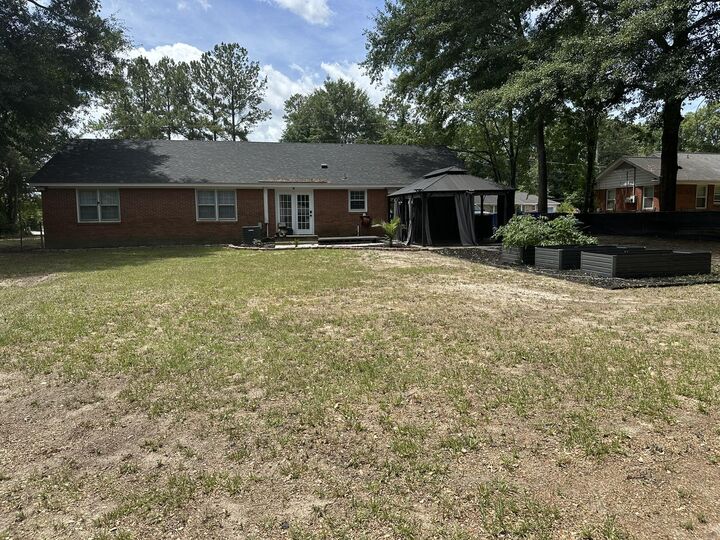 Property Photo: 1 Henrietta Street SC 29150